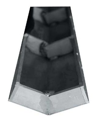 A 45-degree diagonal corner form for pool walls
