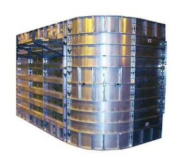 Aluminum wall forms assembled with 90-degree radius corners