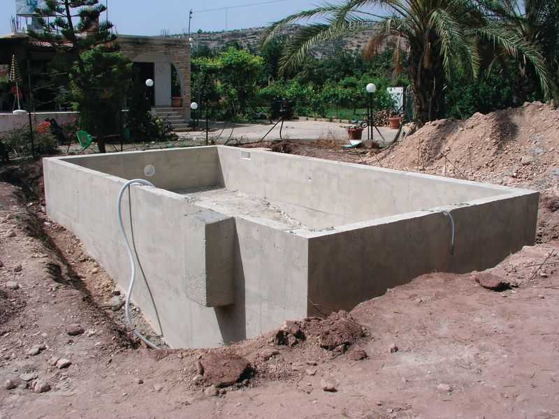 Monolithic concrete pool shell after stripping